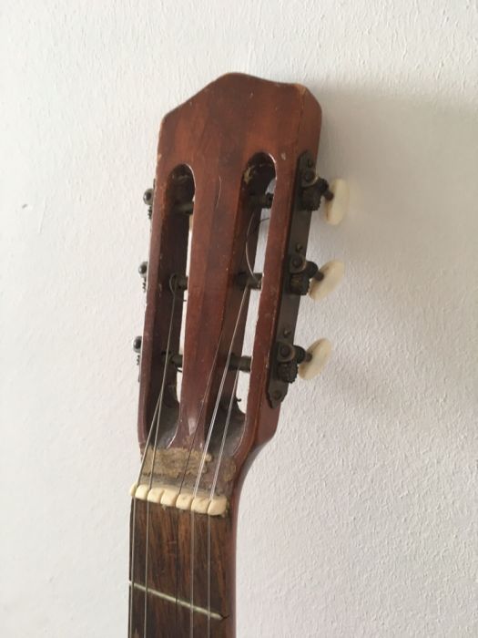 Gitara Cosmotone model 1309 z 1967 roku