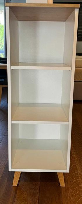 Meble (tj.komodę, szafkę RTV oraz regał) firmy Konsimo, kolekcja Frisk