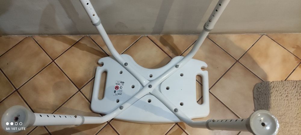 Taboret pod prysznic