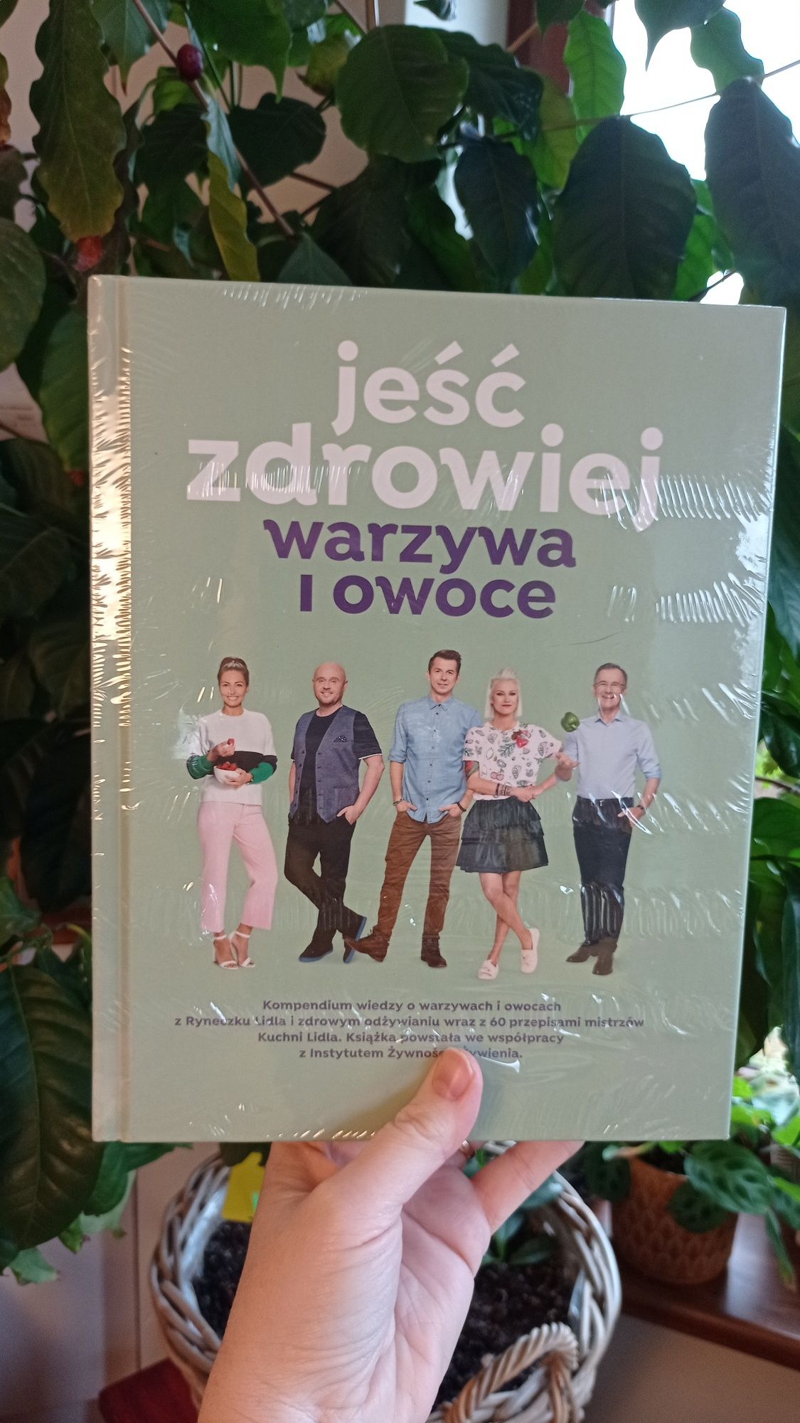 "Jeść zdrowiej. Warzywa i owoce" zafoliowana książka z Lidla