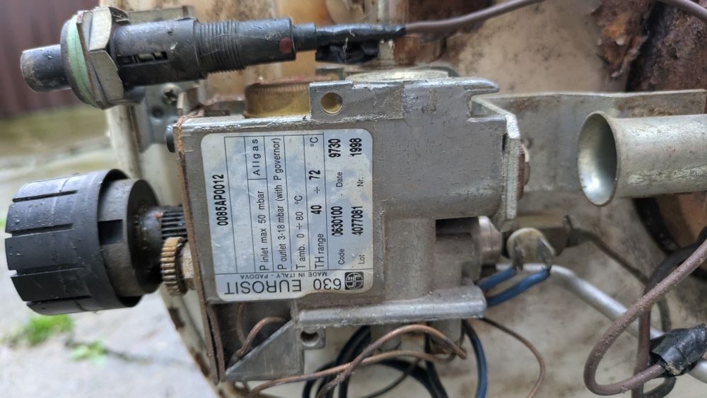 Продам газовий бойлер Quadriga