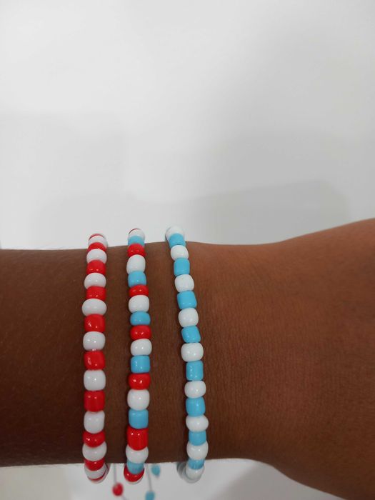 Pulseiras de misangas