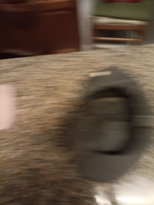 Vendo peça em madeira muito antiga