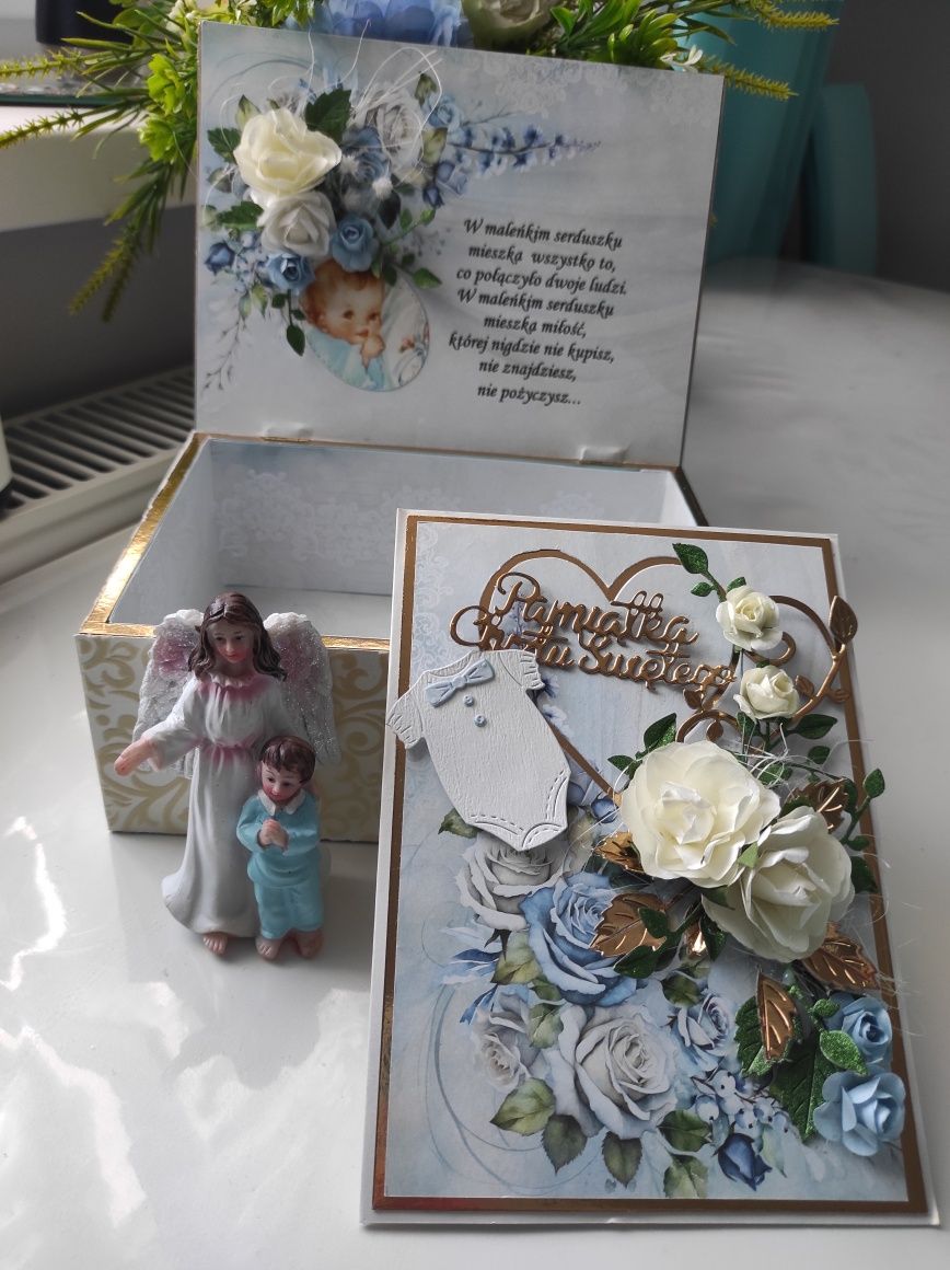 Pamiątka Chrztu Świętego dla chłopca w pudelku z Aniołkiem
