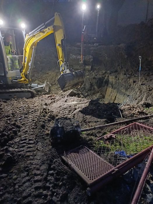 Uslugi koparka obrotowa kolowa, minikoparka, wozidlo budowlane 1 .5t