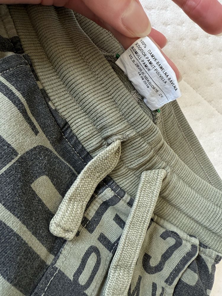 Krótkie spodenki chłopięce, United Colors of Benetton
