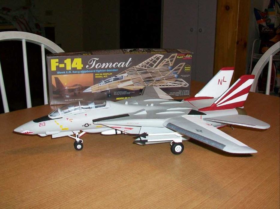 Aeromodelismo - KIT avião  F-14 Tomcat - NOVO na caixa - Top Gun!