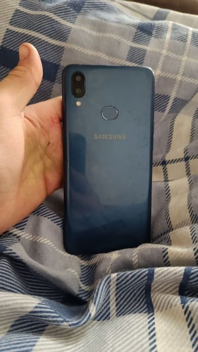 Самсунг Самсунг не робочій потрібно поміняти батарею