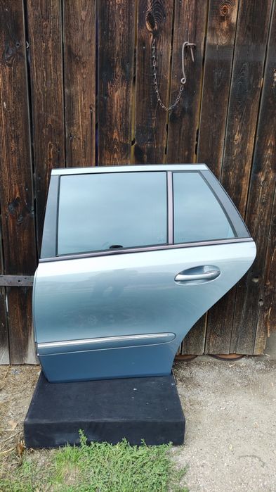 MERCEDES E W211 kombi drzwi tył LEWE TYLNE 747