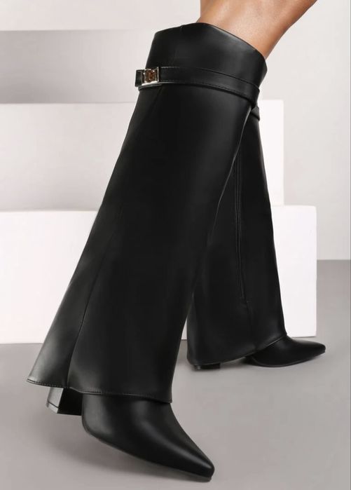 Чорні жіночі чоботи