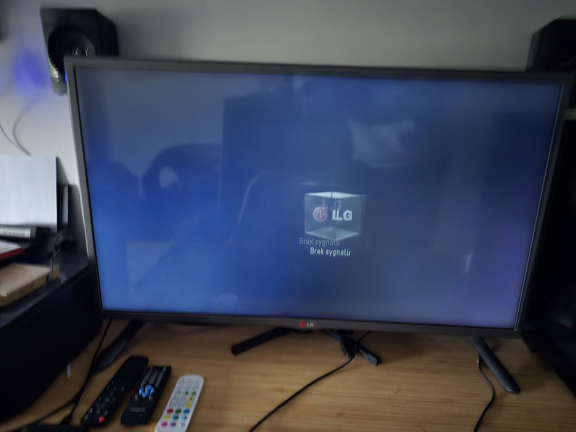 Telewizor TV LG 32" Full HD + uchwyt ścienny "ramię"