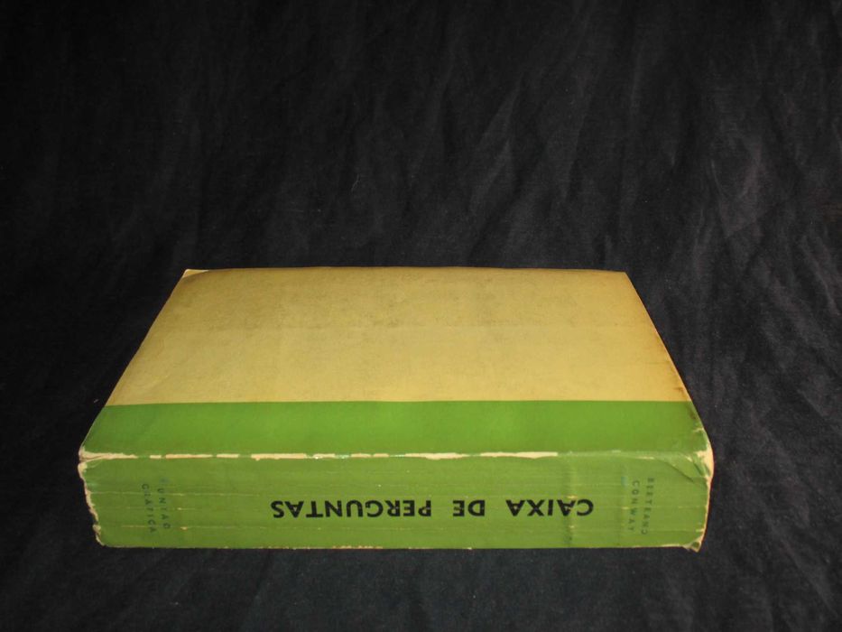 Livro Caixa de Perguntas Bertrand Conway