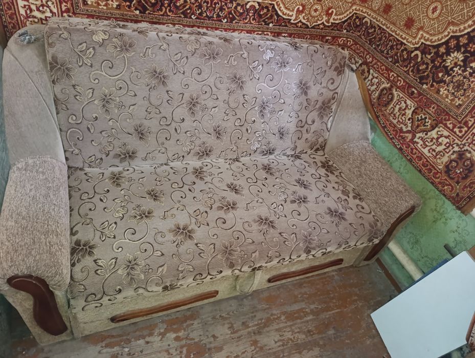 Продам диван в хорошем состоянии