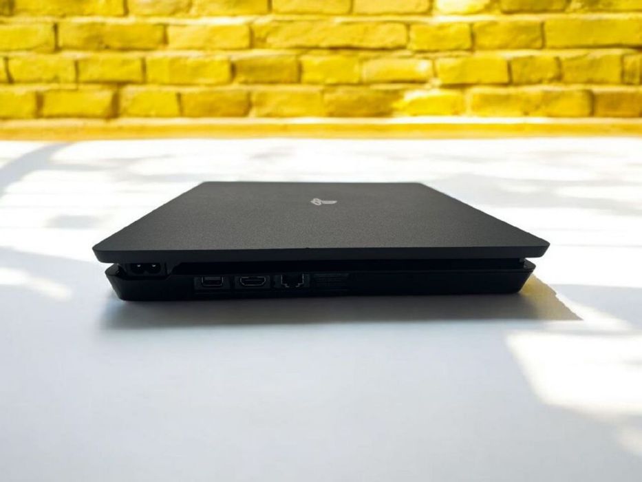 PS4 Slim 1000GB памяті.Гарний стан. Гарантія