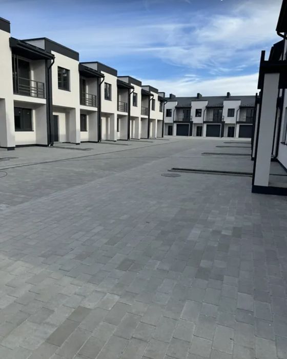 Продаж 2 поверхового таунхауса