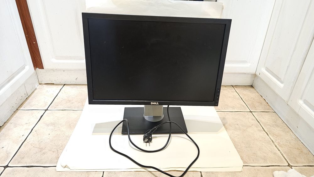 Monitor Dell 24 cale sprawny USB HDMI Display Port DVI-D VGA Kraków