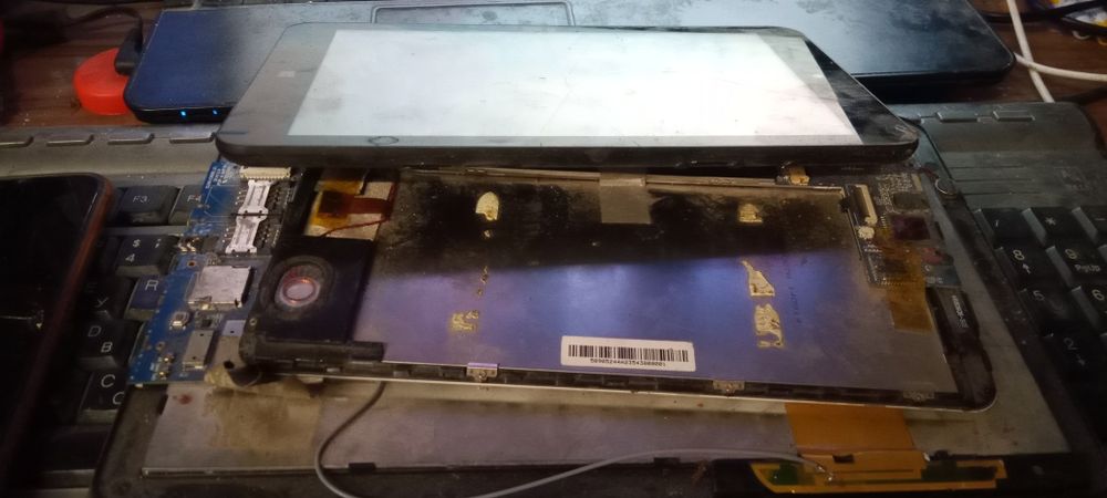 Планшеты на запчасти одним лотом