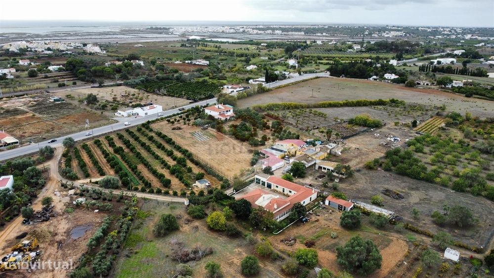 Moradia T4 com várias divisões