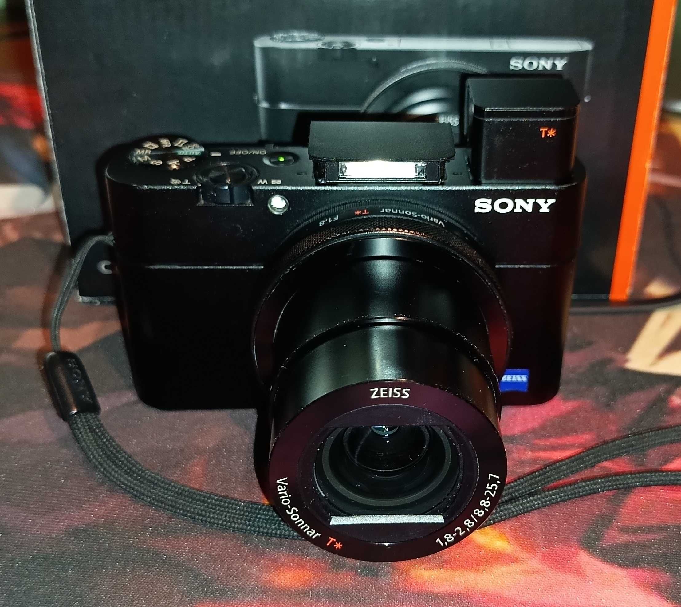 Фотоапарат Sony RX100 V (DSCRX100M5A)