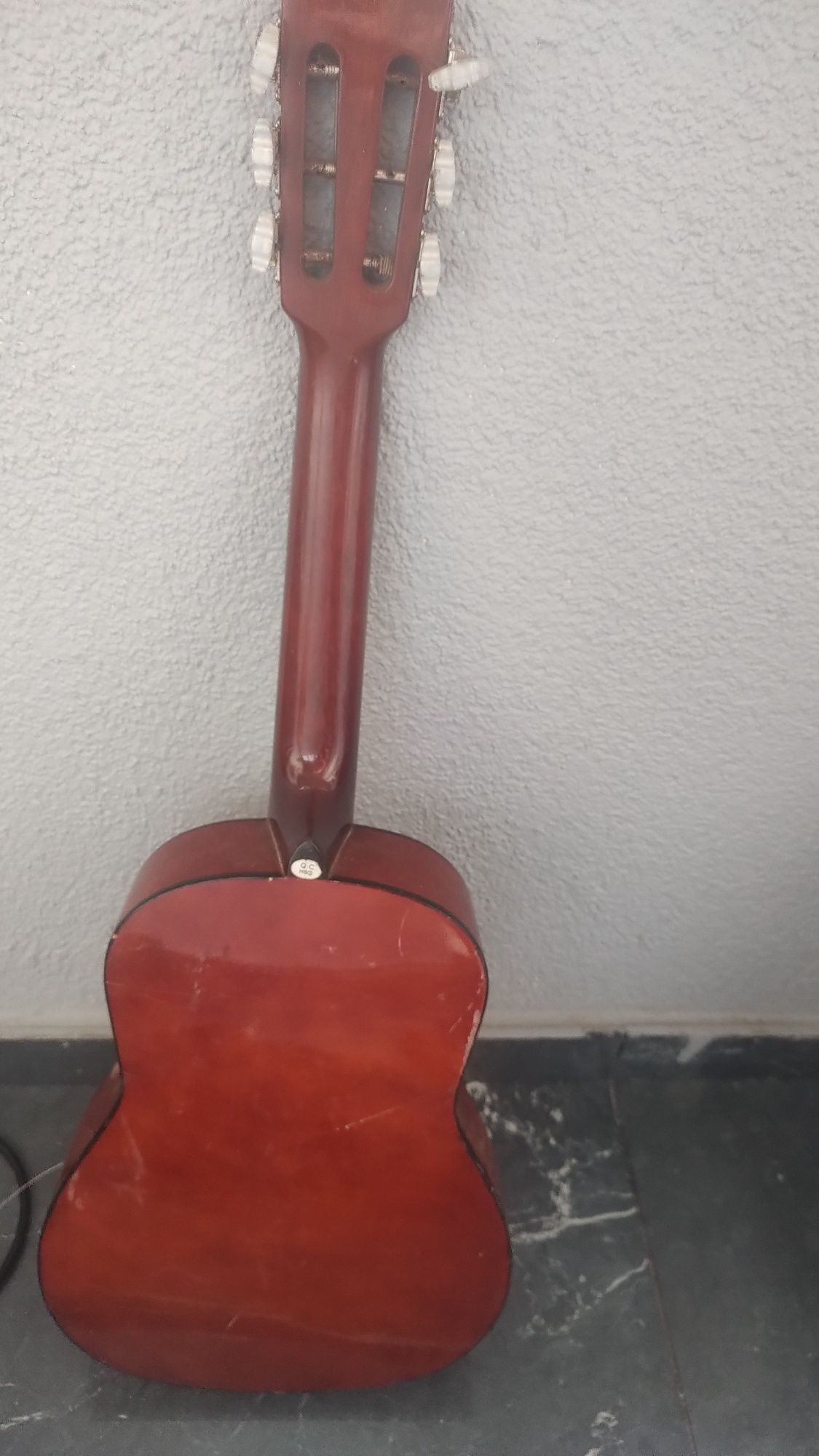 Sprzedam małą gitarę dla dziecka