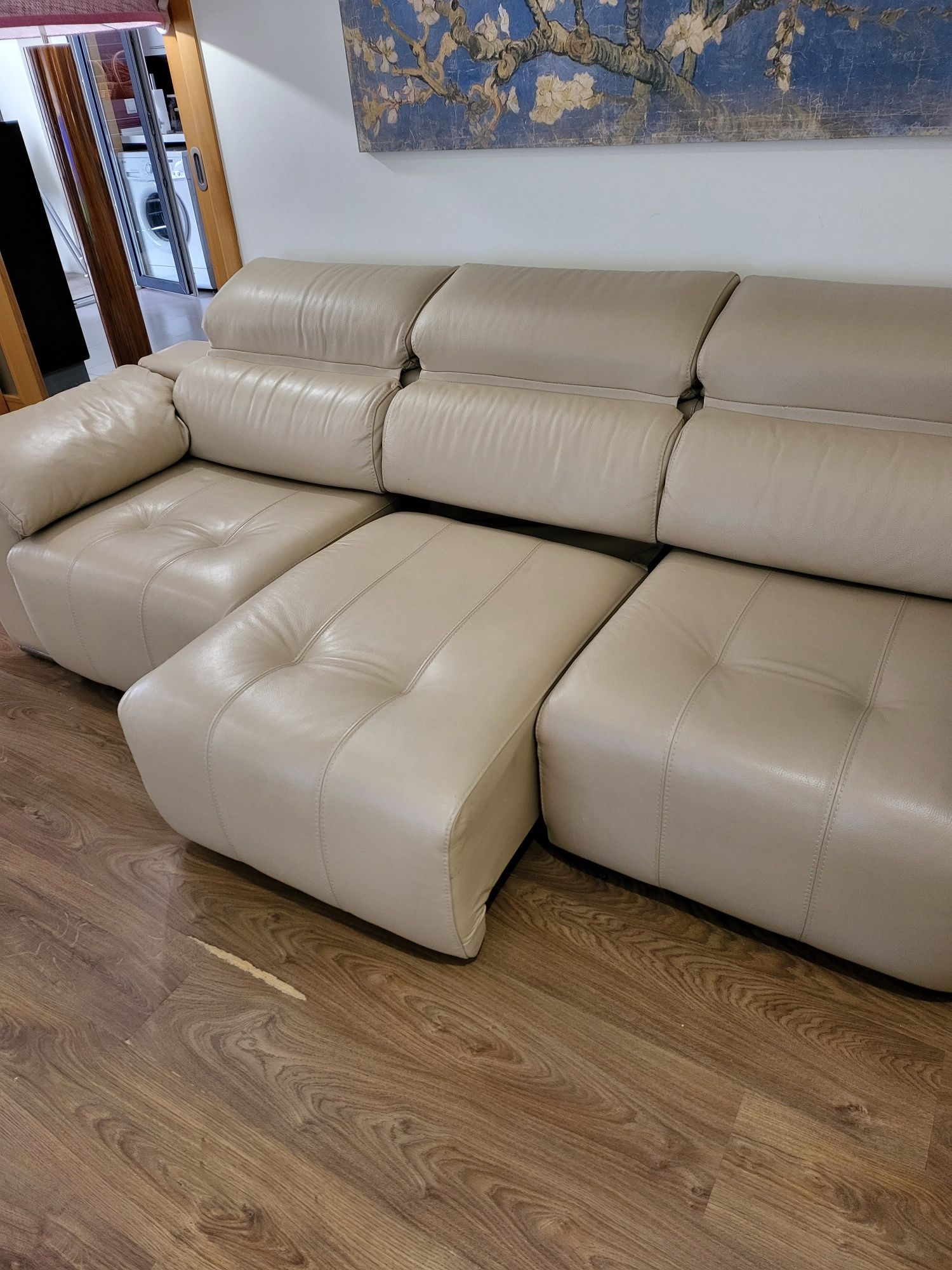 Sofa de 3 lugares em pele verdadeira