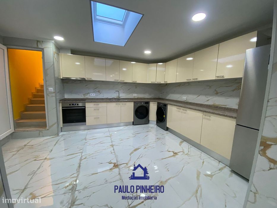 Moradia T4+1 Totalmente Renovada – Campanhã