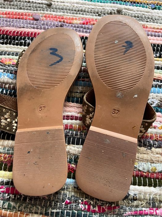 Шльопанці шкіра 37 розмір