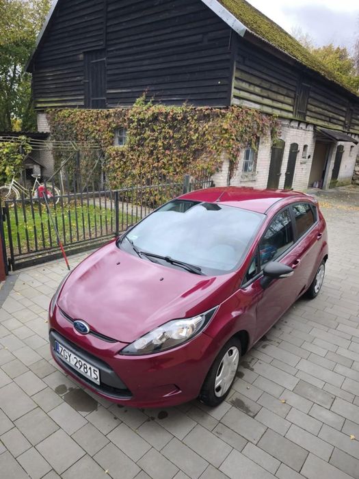 Ford Fiesta Sprzedam samochód Ford Fiesta w dobrym stanie.