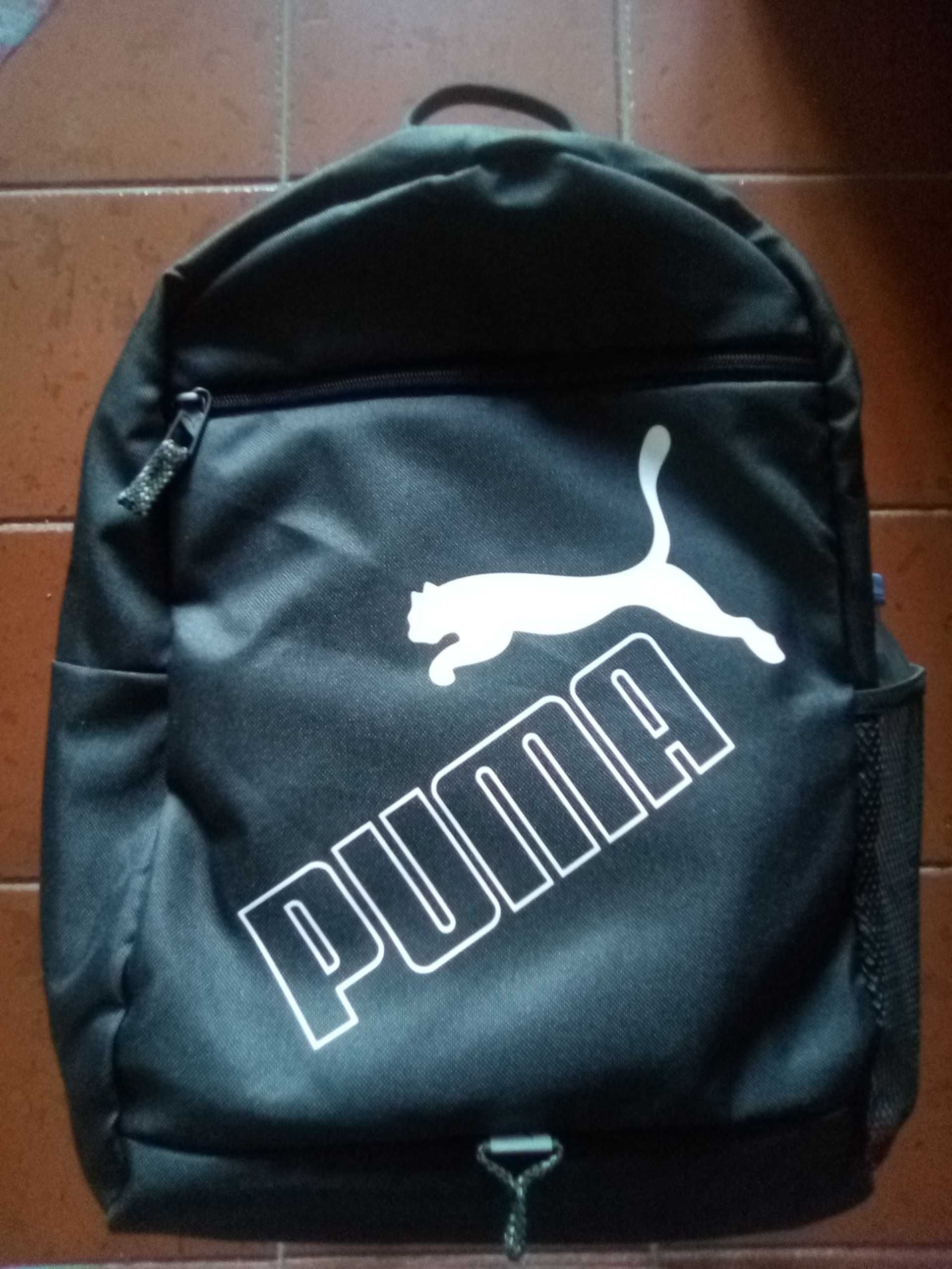 Mochila quase nova.