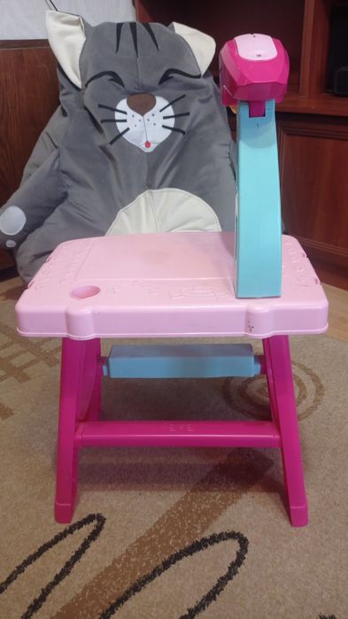 Столик для рисования-200 грн.