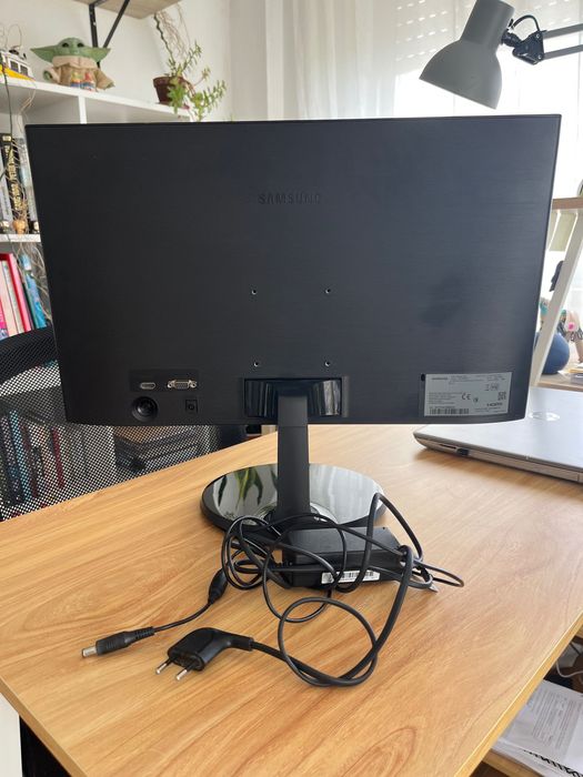 Monitor SAMSUNG S22F350FHU 22'' - Full HD -LED