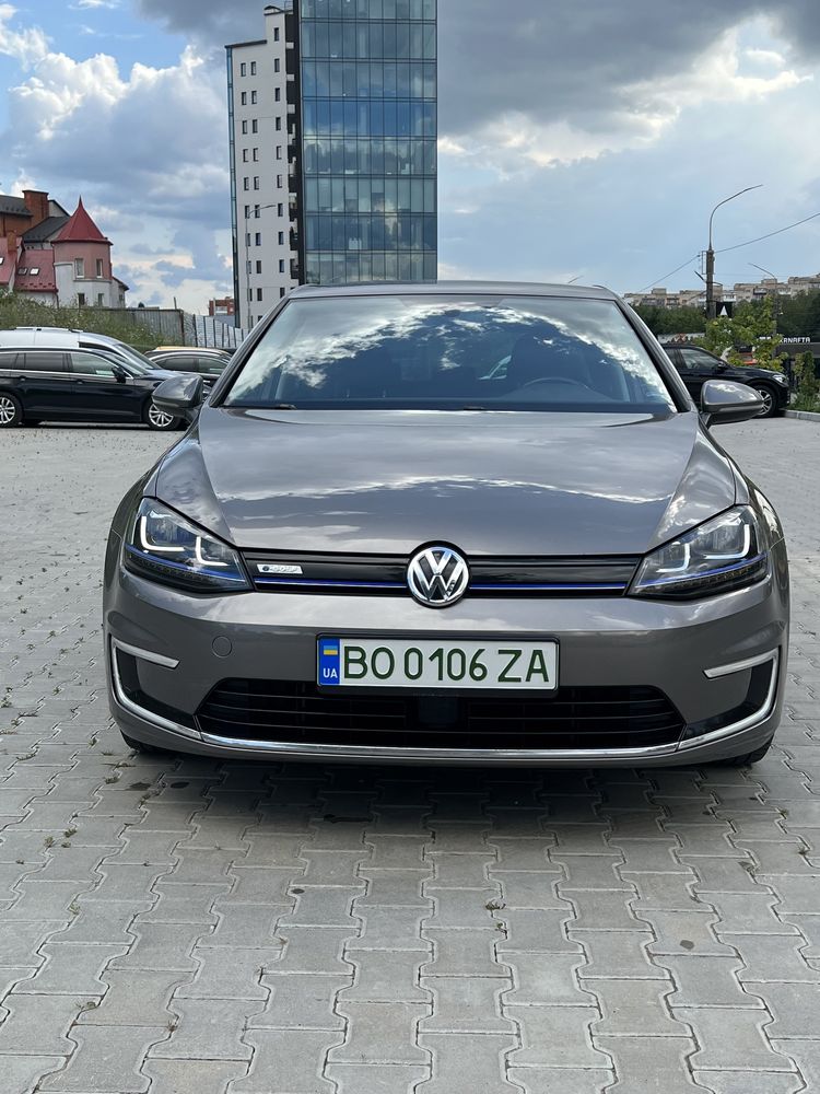 Продам  Volkswagen e-Golf 2015