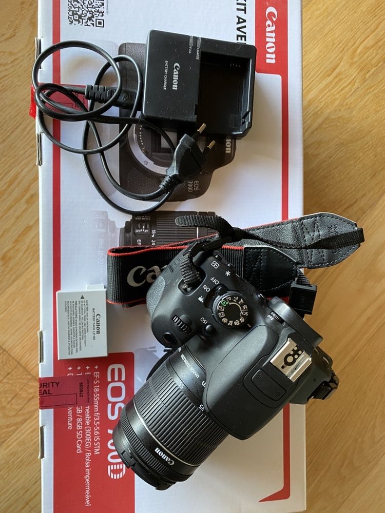 Vendo Canon 700D *praticamente nova* - Kit aventura