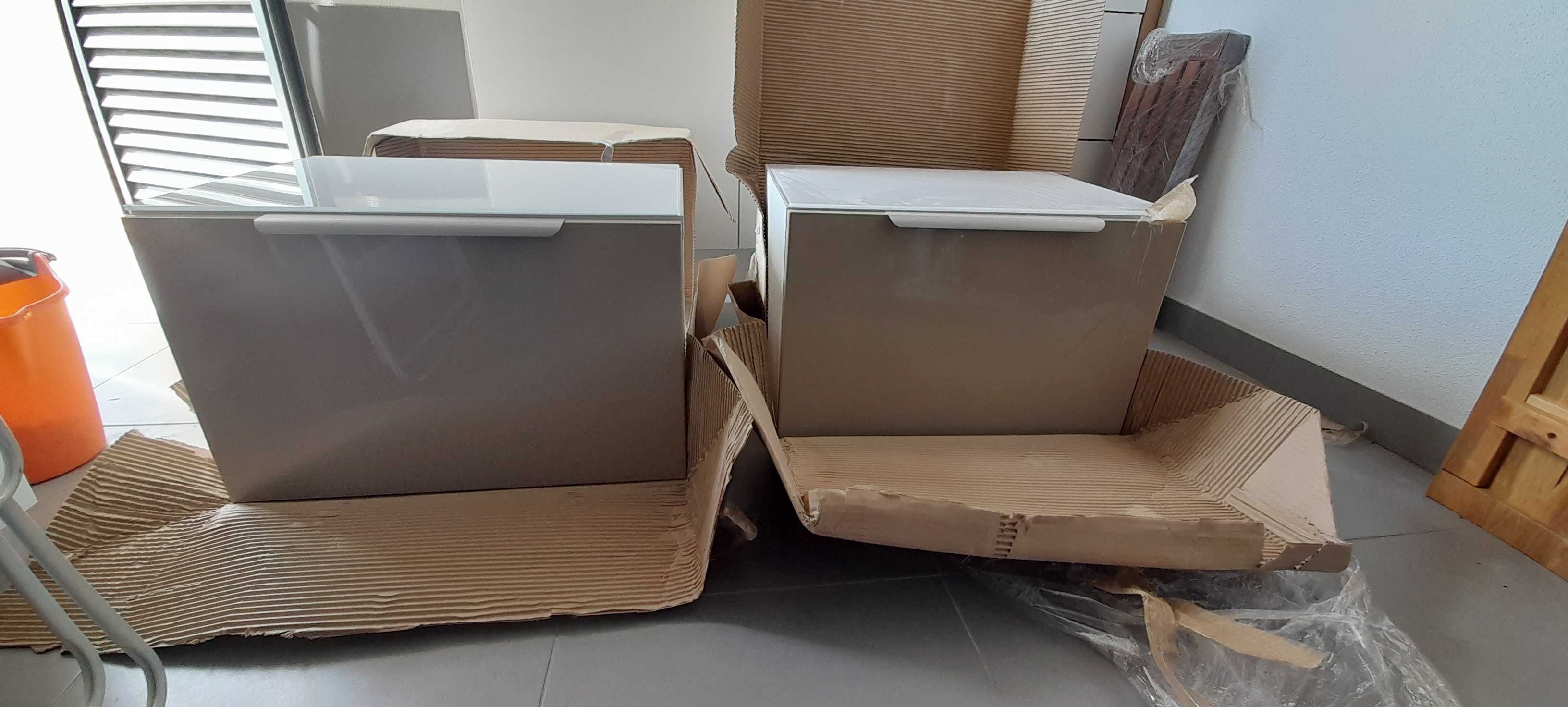 2 Módulos da gama Besta do Ikea