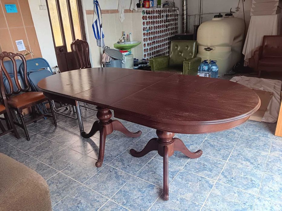 Mesa de madeira maciça estendível com 6 cadeiras