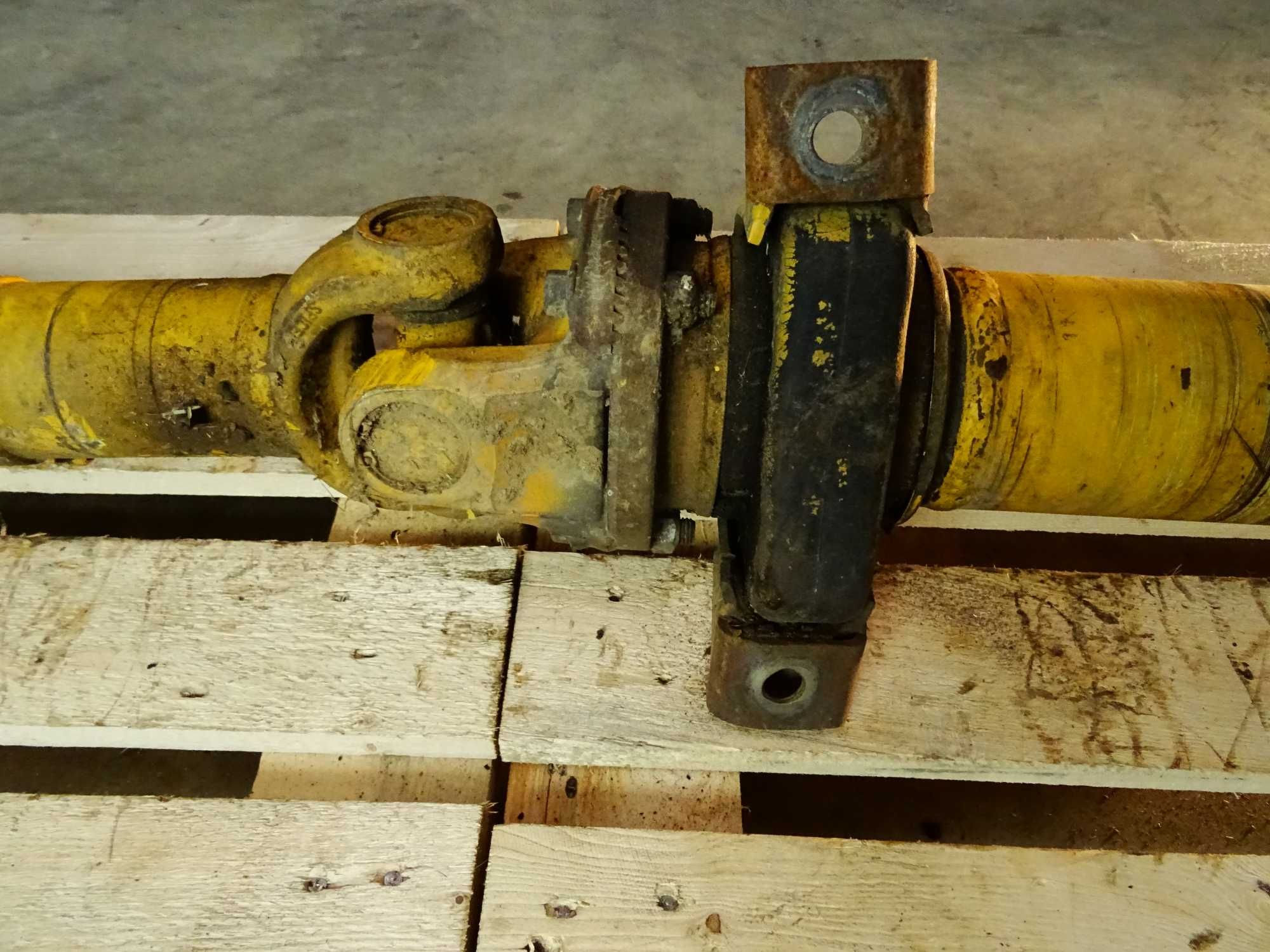 Wał pędny do ładowarki Volvo L120E. Cardan shaft. 147cm. Kardan.