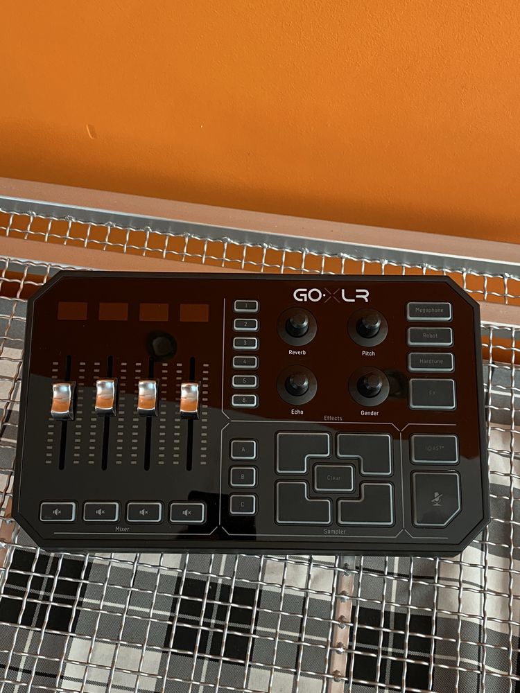 TC-Helicon GOXLR interfejs audio dla streamerów