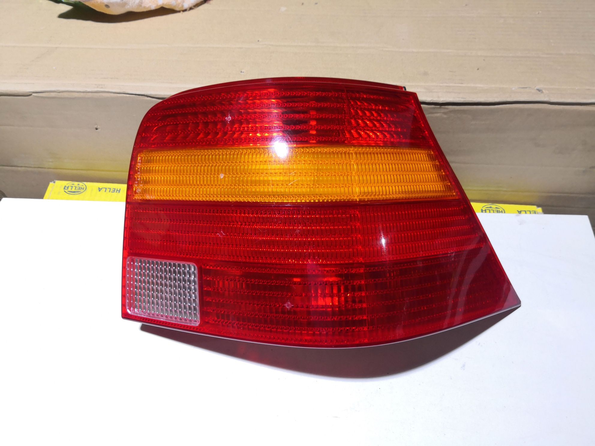 VW GOLF IV 4 HATCHBACK Lampa Prawa Tylna Prawy Tył Oryginał FV