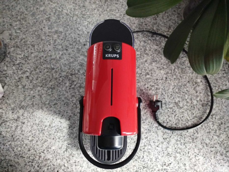 Máquina de Café KRUPS Nespresso Inissia XN100510 Vermelho