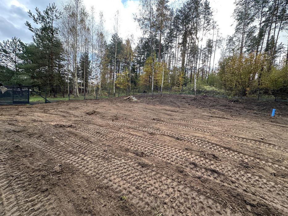 SZYBKIE KOPANIE USŁUGI Minikoparką Cat Precyzja przyłącza wody prądu