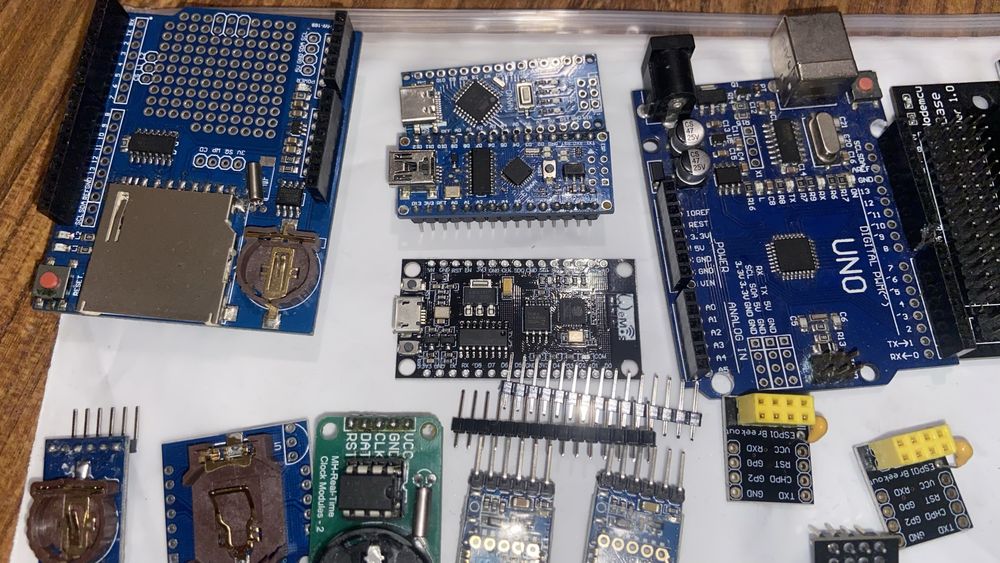 Zestaw arduino, moduły czujniki, dht11, ds18, nodemcu uno nano rtcc