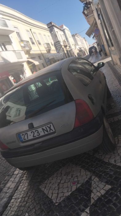 Vendo Clio comercial de 2 lugares 1.9