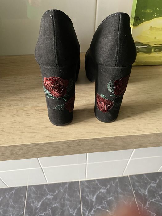 Sapatos Samelli novos