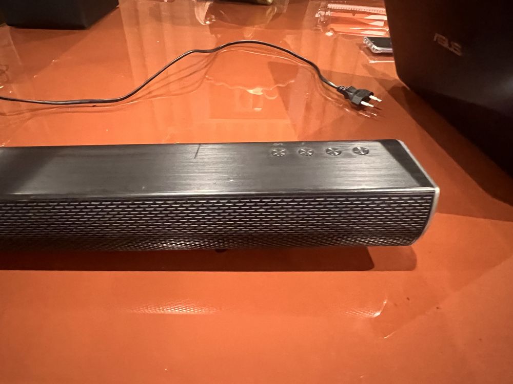 Soundbar e subwoofer