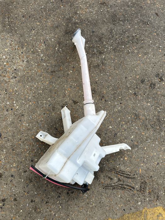 Бачок , Расширительный Nissan Leaf 2010-2017 и 2018-2024