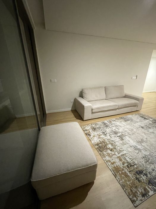 Sofá IKEA KIVIK + pufe com arrumação