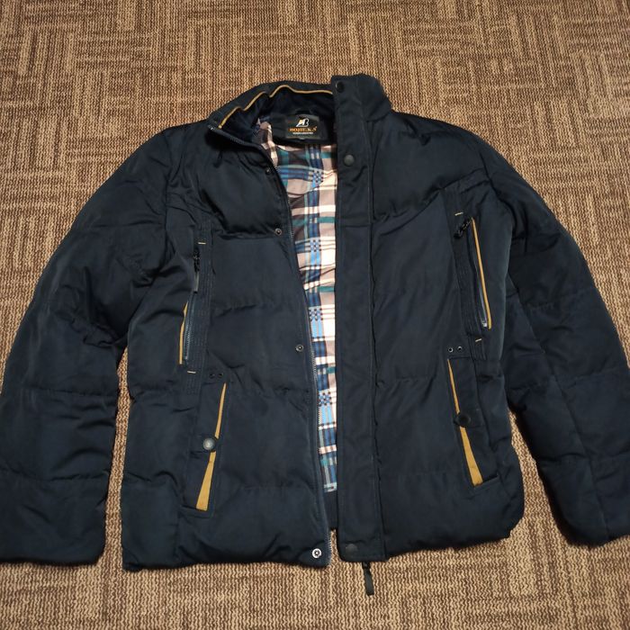 Продам чоловічу зимову куртку.