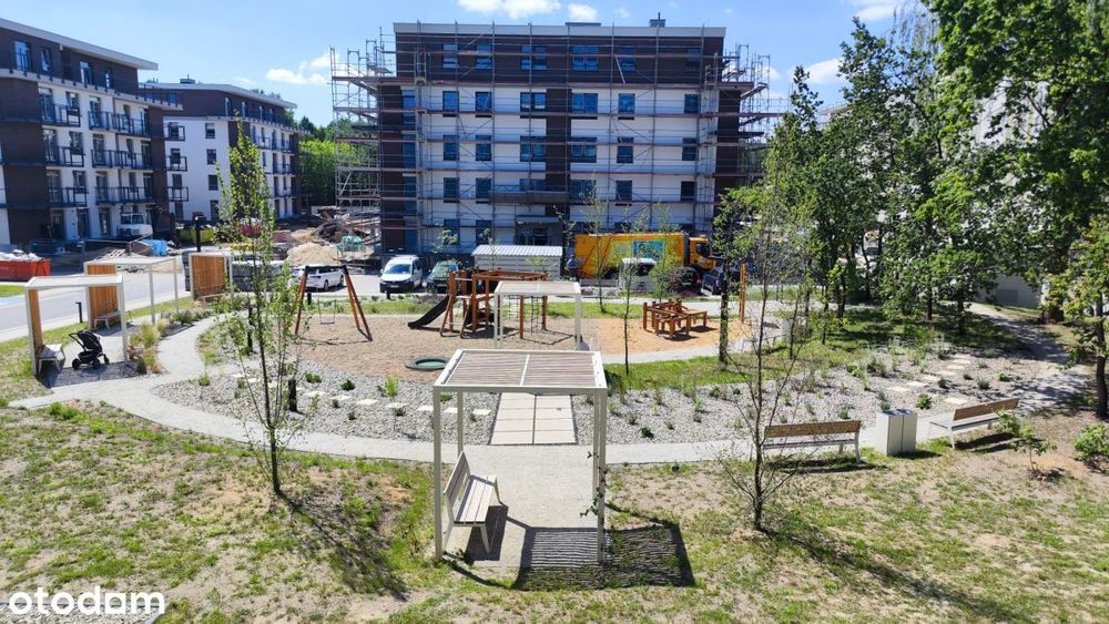 Kawalerka z ogródkiem, garażem, komórką