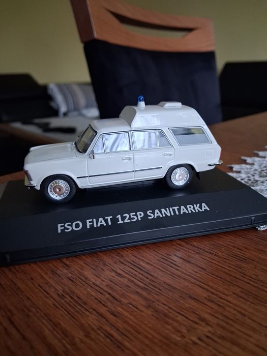 FSO legendy fiat 125p sanitarka