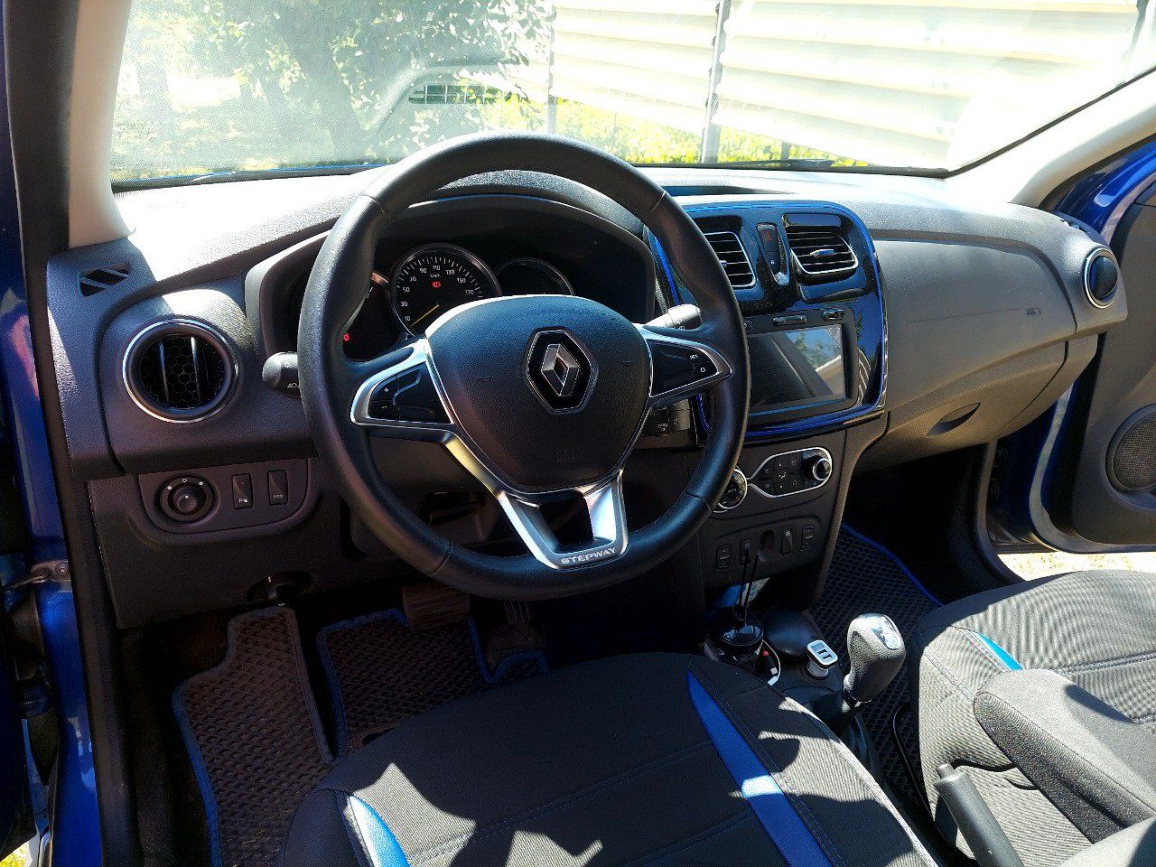 Renault sandero stepway 0,9 автомат